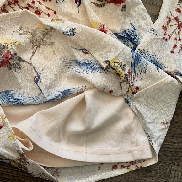 Cream floral long sleeve romper - Picture 8 of 8